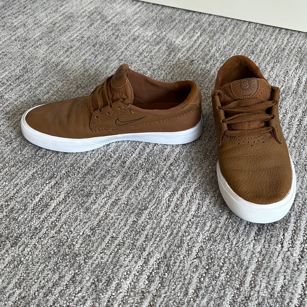 Great condition Nike SB Shane Tan Unisex Sneaker